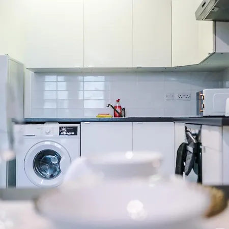 Spacious Centre Retreat In Centre * Leeds (West Yorkshire)