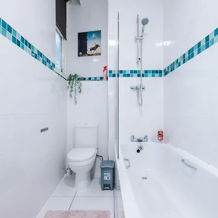 Spacious Centre Retreat In Centre *