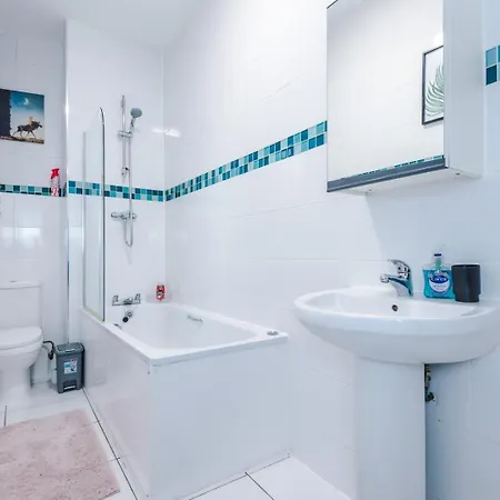 Spacious Centre Retreat In Centre