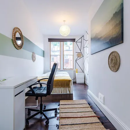 Spacious Centre Retreat In Centre * Leeds (West Yorkshire)