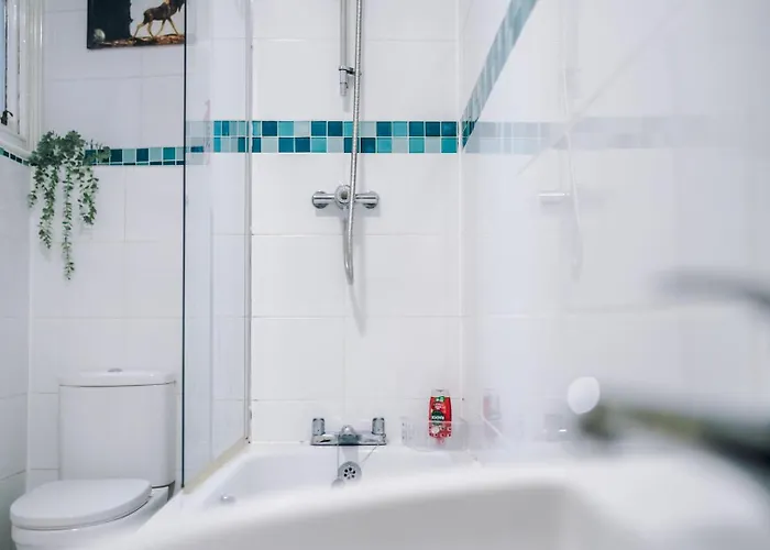 Spacious Centre Retreat In Centre Διαμέρισμα Λιντς