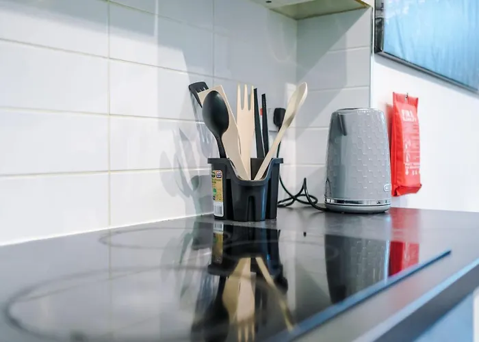 Spacious Centre Retreat In Centre Διαμέρισμα *