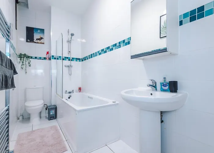 Spacious Centre Retreat In Centre