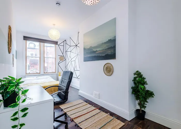 Spacious Centre Retreat In Centre * Λιντς