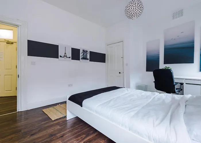 Spacious Centre Retreat In Centre * Λιντς