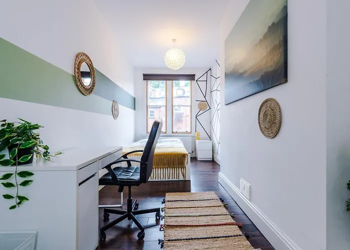 Spacious Centre Retreat In Centre * Λιντς