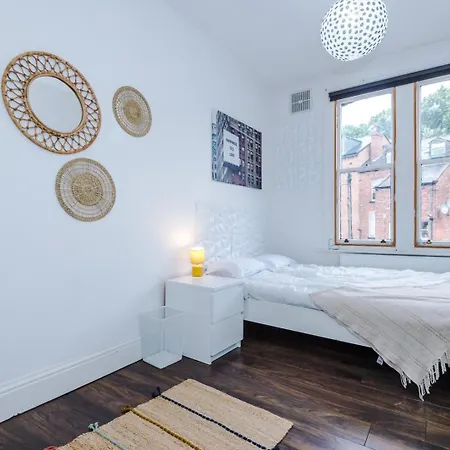 Apartment Spacious Centre Retreat In Centre *