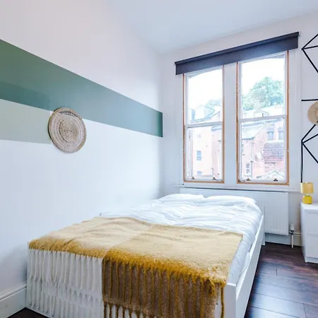 Apartment Spacious Centre Retreat In Centre *