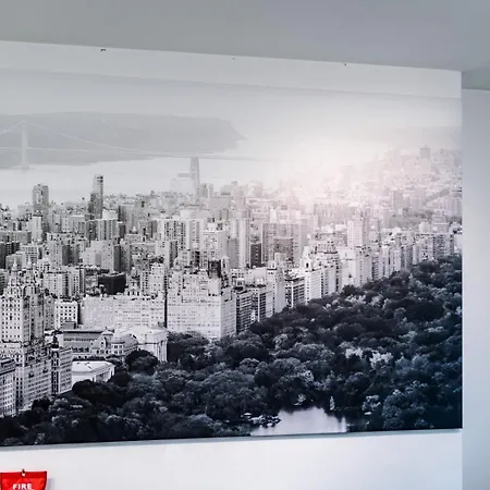 Spacious Centre Retreat In Centre *