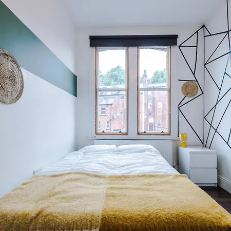 Apartment Spacious Centre Retreat In Centre