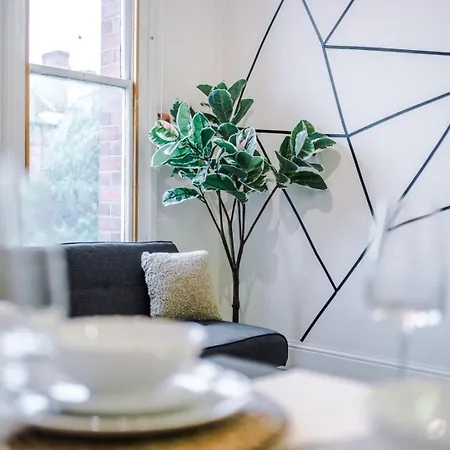 Spacious Centre Retreat In Centre Apartment