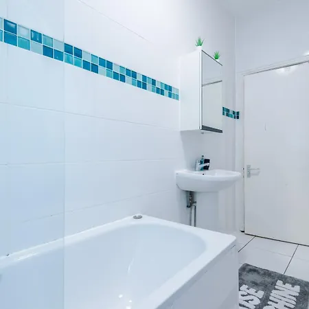 Apartment Spacious Centre Retreat In Centre *