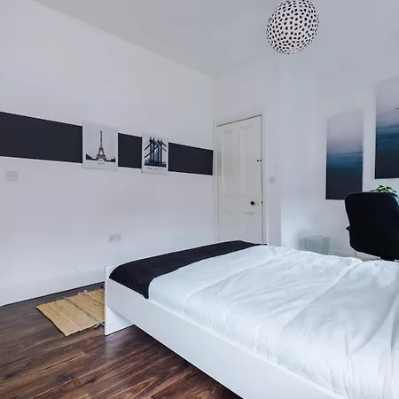 Spacious Centre Retreat In Centre * Leeds (West Yorkshire)