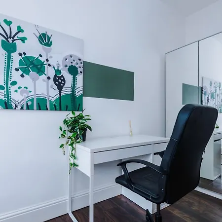 Spacious Centre Retreat In Centre Apartment *