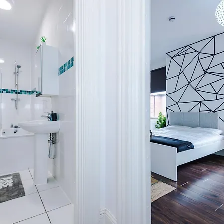 Spacious Centre Retreat In Centre Apartament