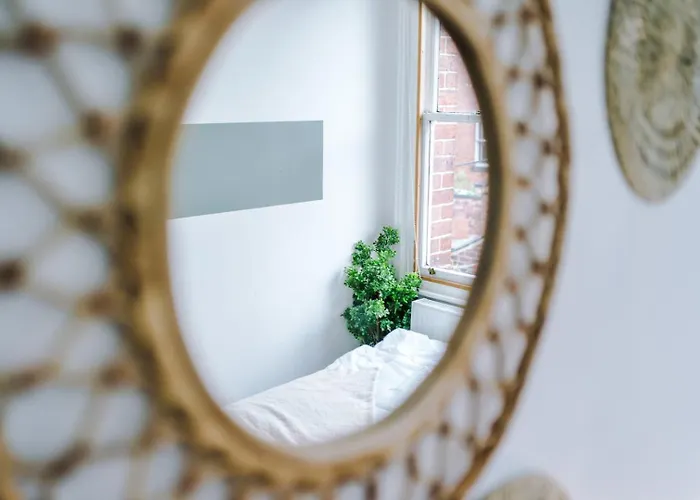 Spacious Centre Retreat In Centre Apartment Leeds (West Yorkshire)