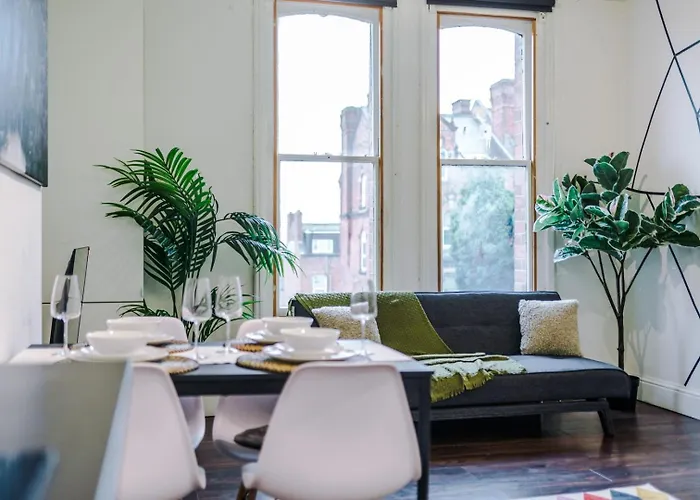 Spacious Centre Retreat In Centre Apartment