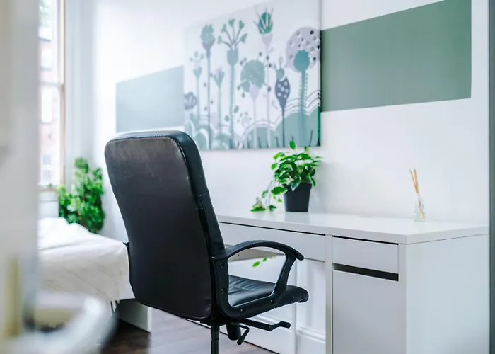 Spacious Centre Retreat In Centre Apartment *