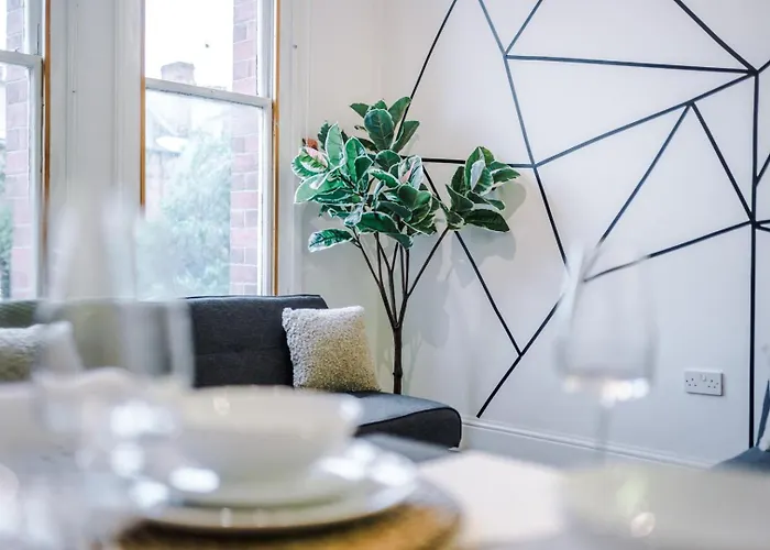 Spacious Centre Retreat In Centre Apartment