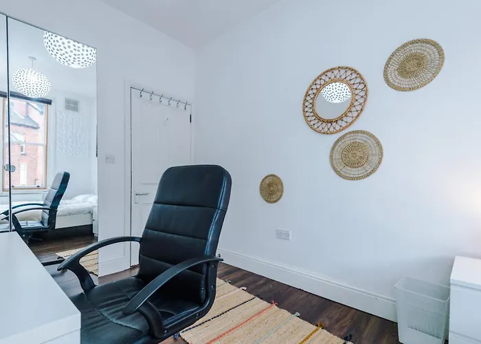 Spacious Centre Retreat In Centre Apartment